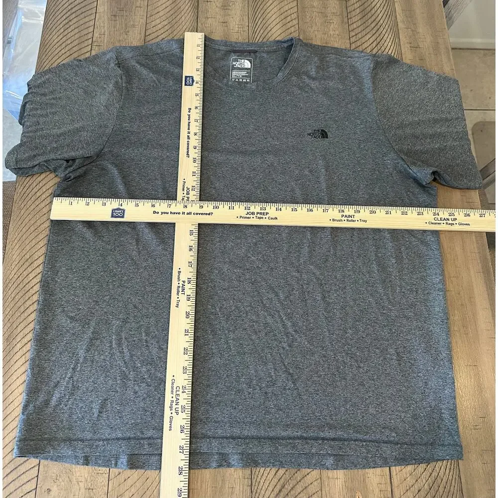 The North Face Men's XL Short Sleeve T-Shirt Gray Athletic Workout Logo Tee